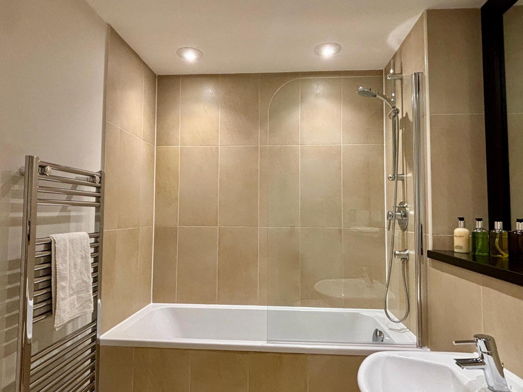 Your Space Apartments - The Hamilton'S เคมบริดจ์ ภายนอก รูปภาพ