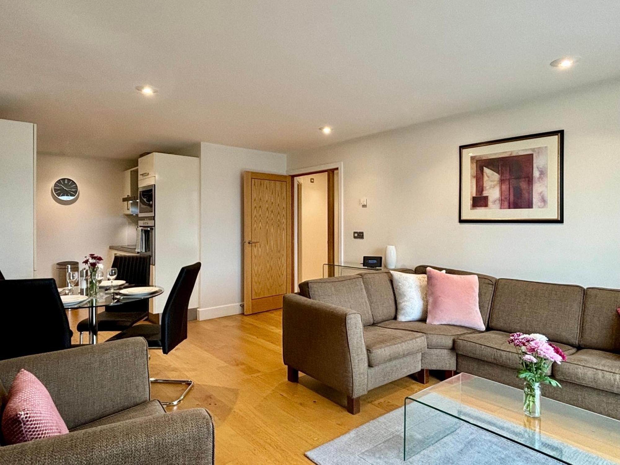 Your Space Apartments - The Hamilton'S เคมบริดจ์ ภายนอก รูปภาพ